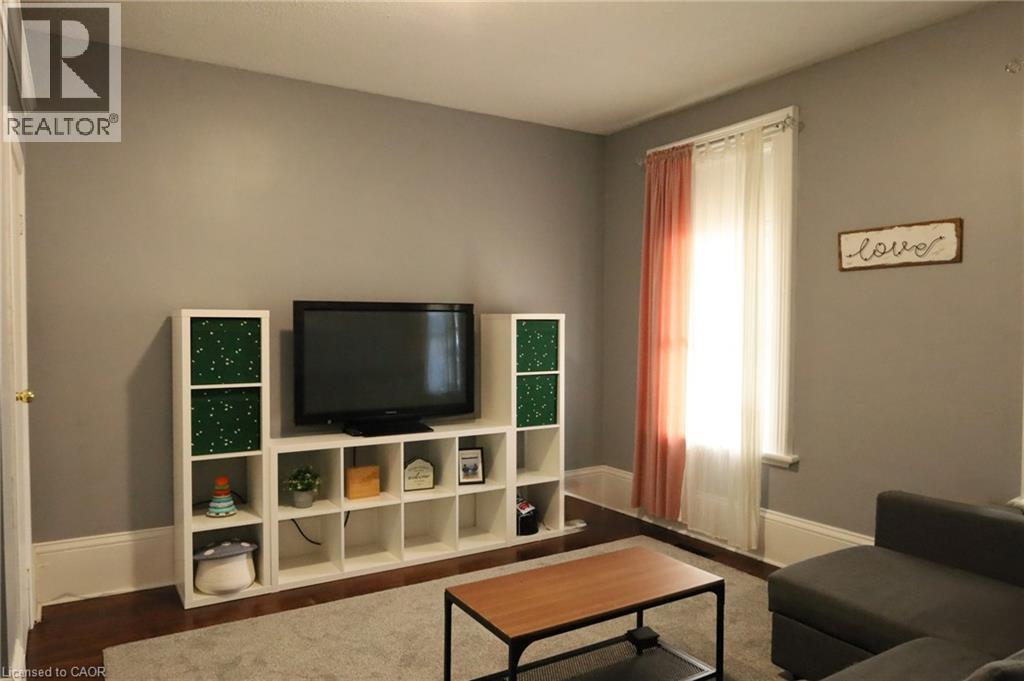 Photo 6 of 231 Dalhousie Street, Brantford ON