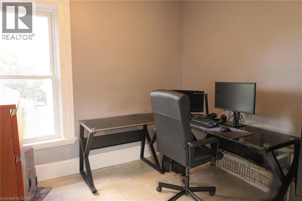 Photo 14 of 231 Dalhousie Street, Brantford ON