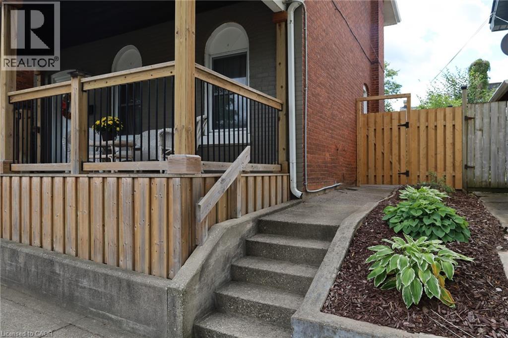 Photo 19 of 231 Dalhousie Street, Brantford ON