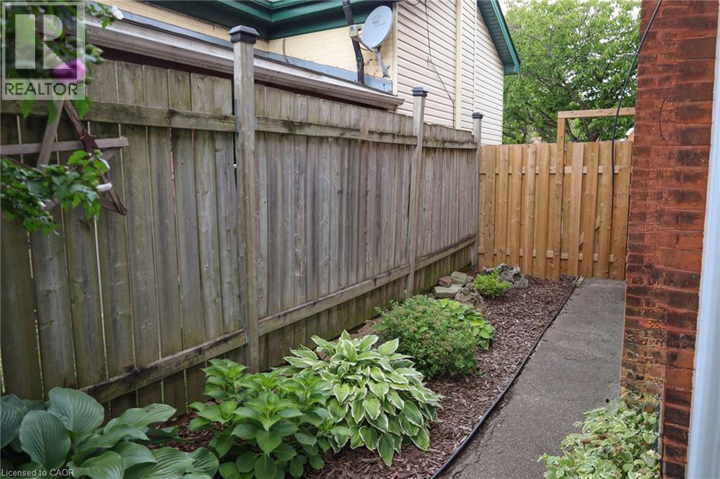 Photo 20 of 231 Dalhousie Street, Brantford ON
