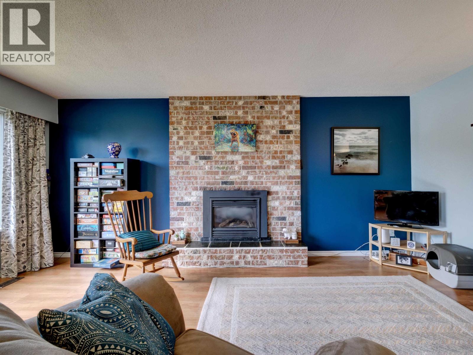 5218 RADCLIFFE ROAD, Sechelt