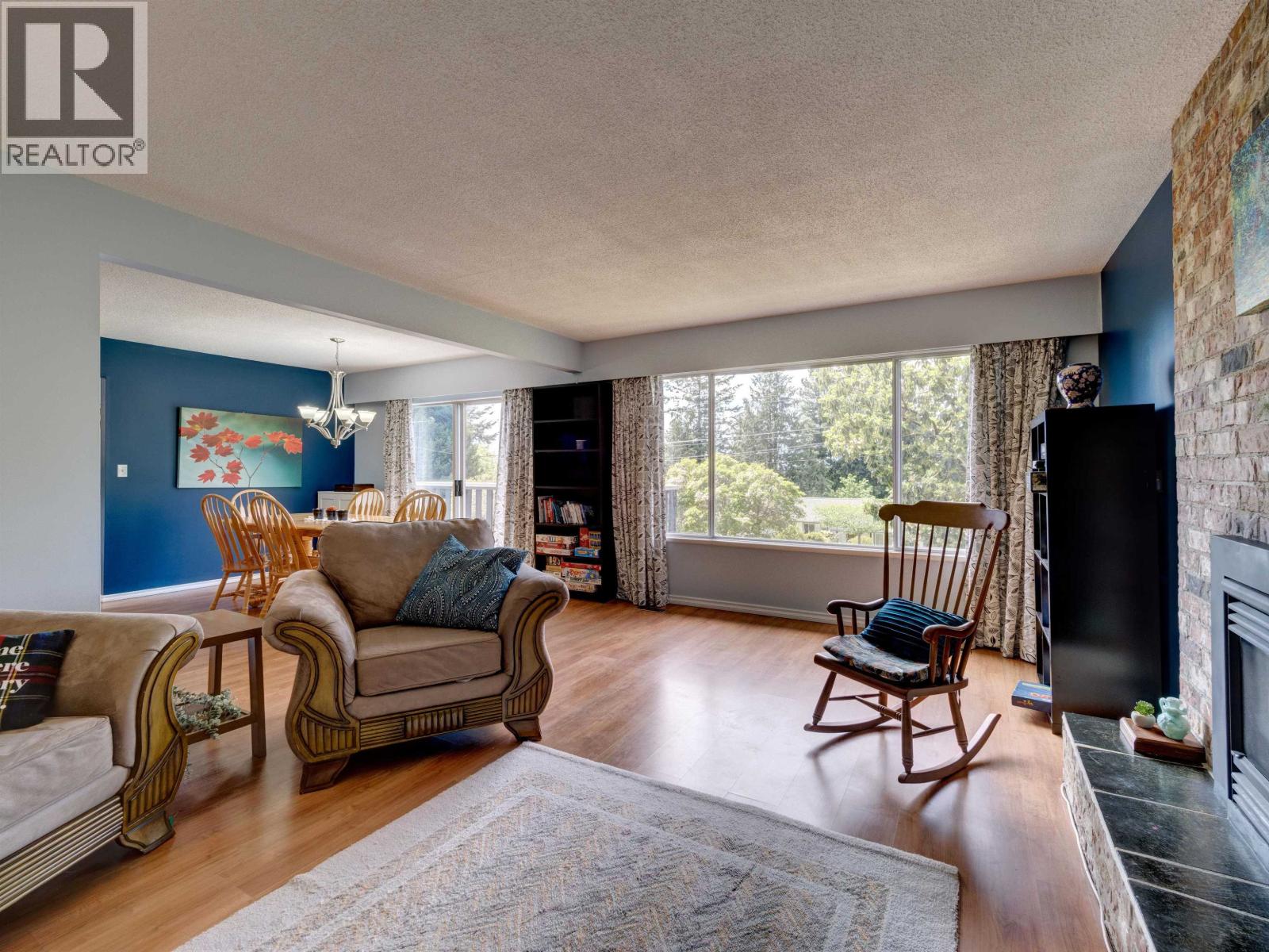 5218 RADCLIFFE ROAD, Sechelt