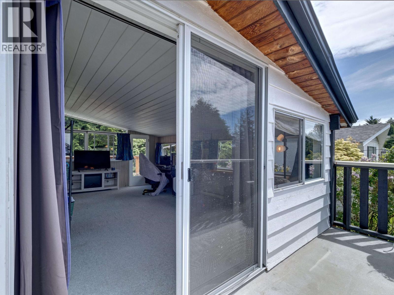5218 RADCLIFFE ROAD, Sechelt