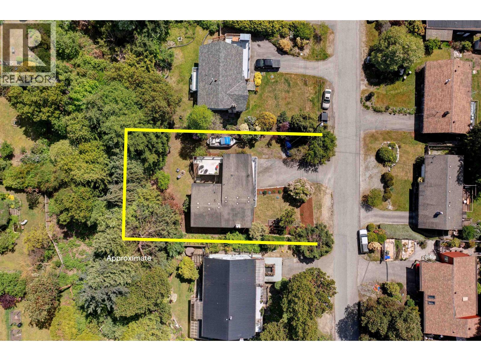 5218 RADCLIFFE ROAD, Sechelt
