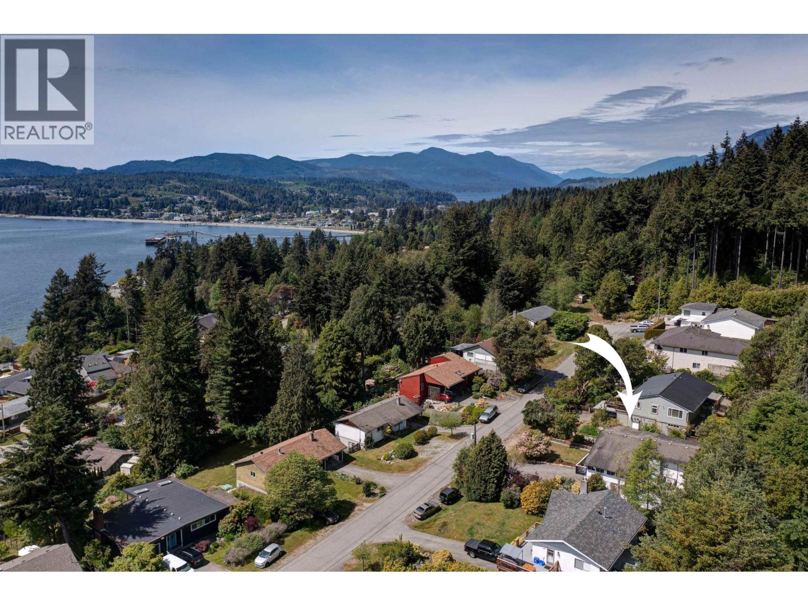 5218 RADCLIFFE ROAD, Sechelt