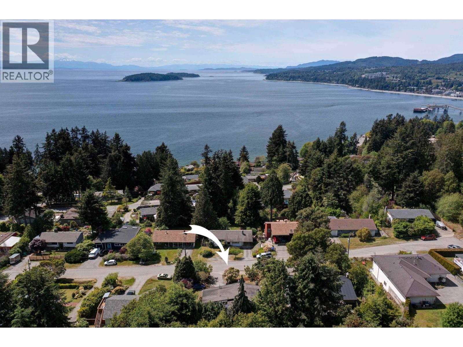 5218 RADCLIFFE ROAD, Sechelt