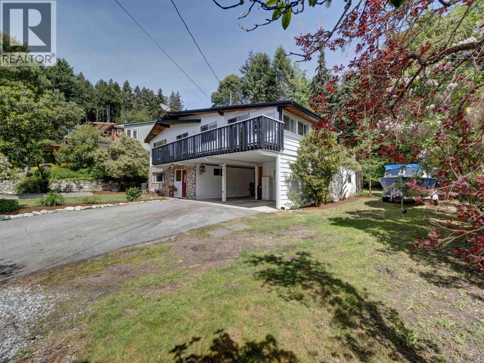 5218 RADCLIFFE ROAD, Sechelt