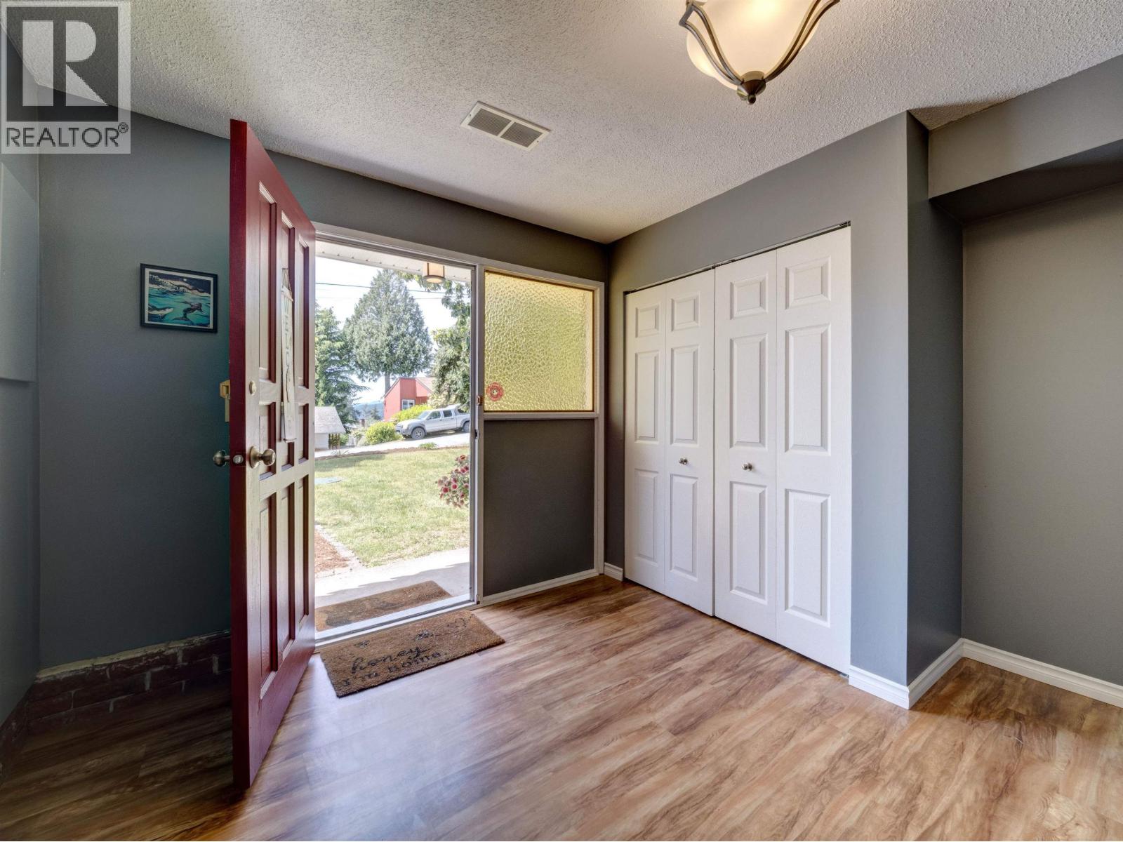 5218 RADCLIFFE ROAD, Sechelt