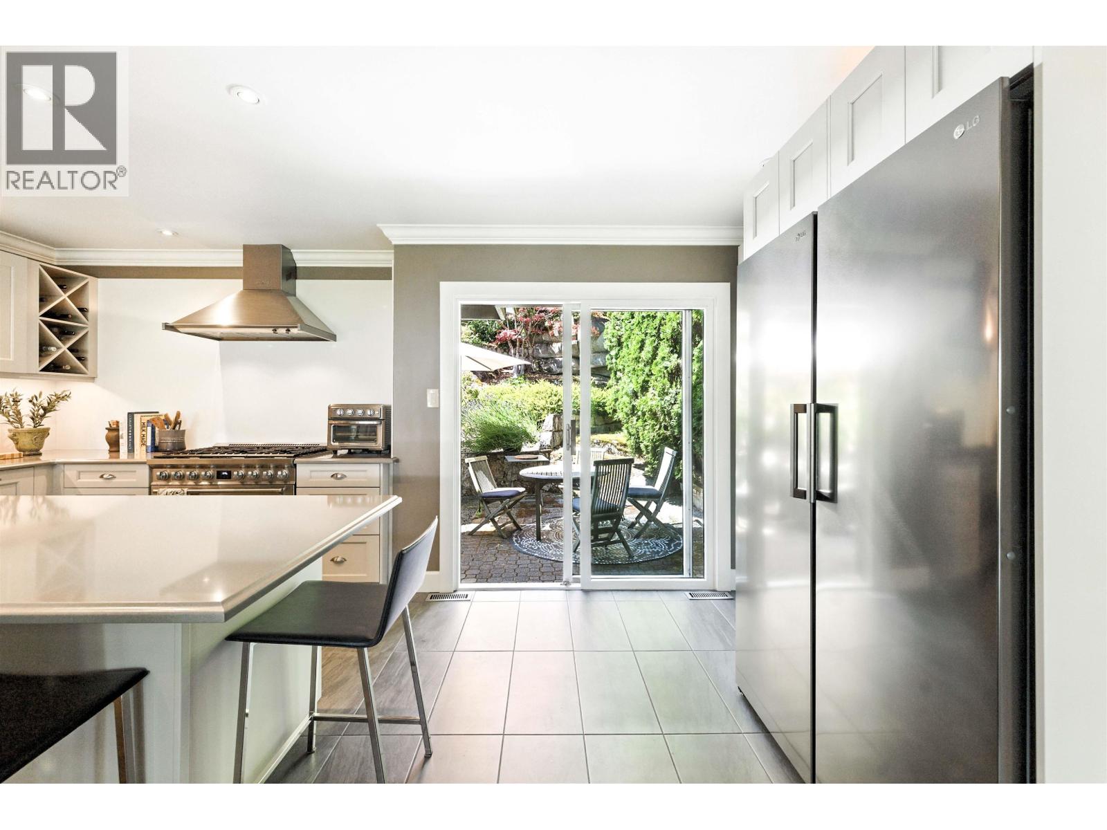 Photo 12 of 4817 Meadfeild Road, West Vancouver BC