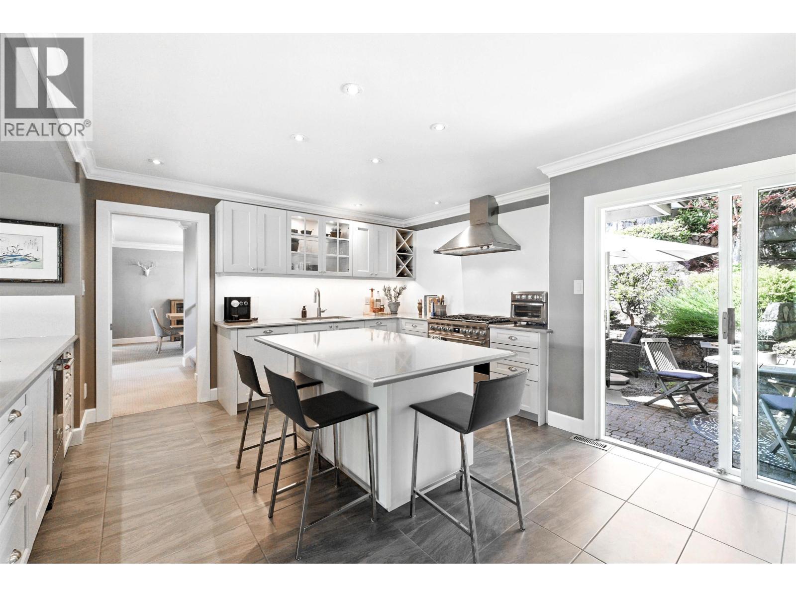 Photo 15 of 4817 Meadfeild Road, West Vancouver BC