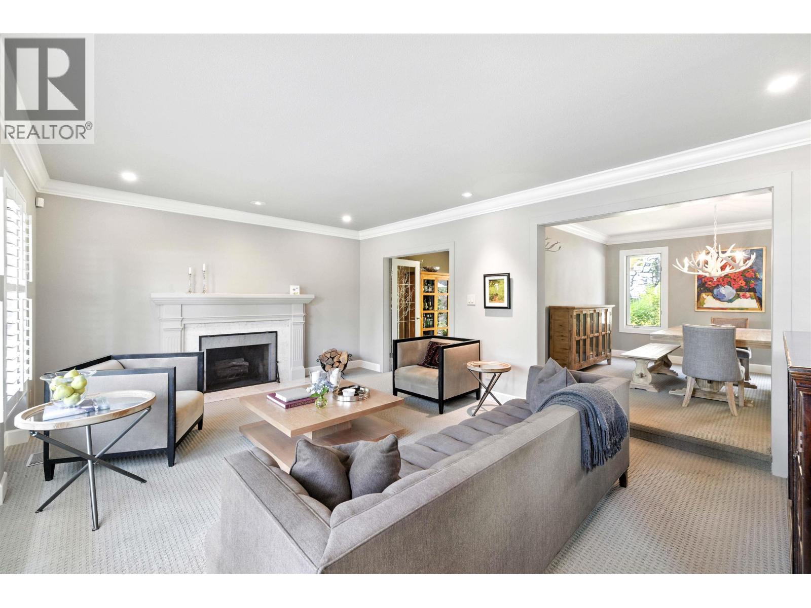 Photo 3 of 4817 Meadfeild Road, West Vancouver BC