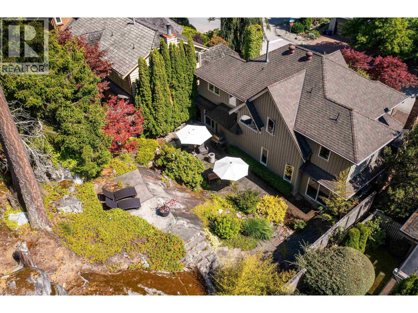 Photo 33 of 4817 Meadfeild Road, West Vancouver BC