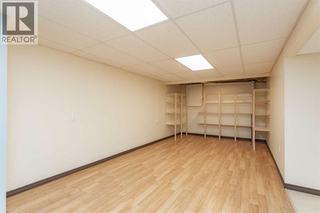 5014 60 Street Close, Lacombe