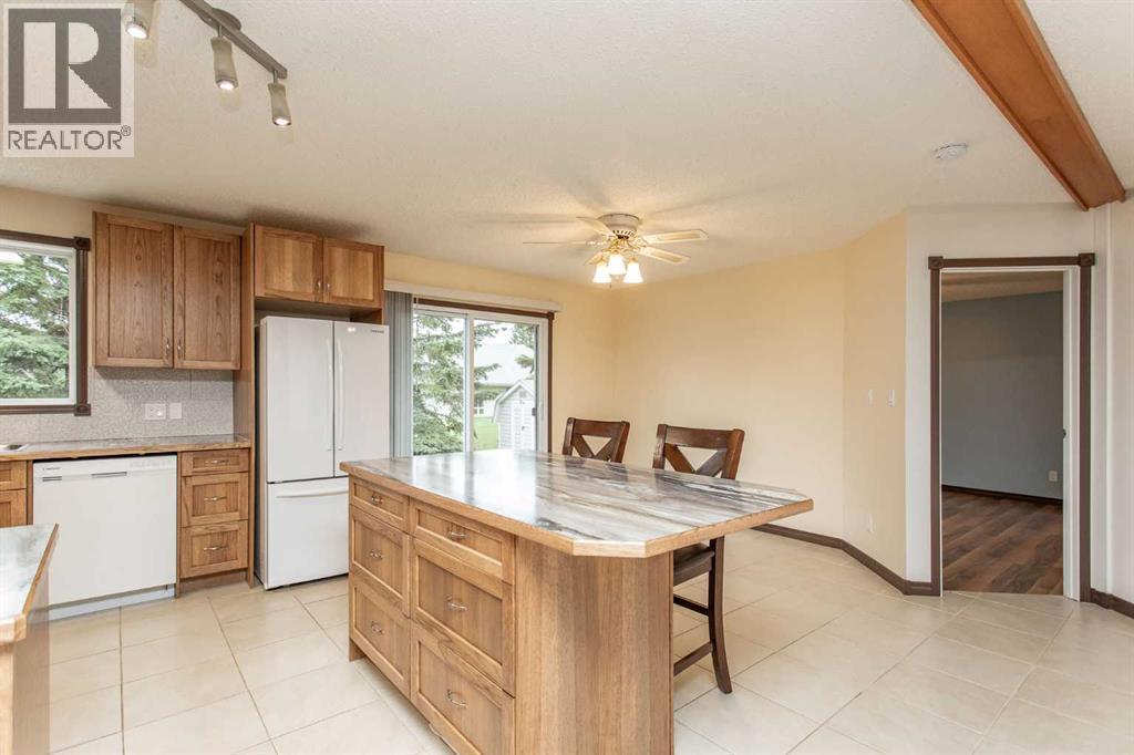 5014 60 Street Close, Lacombe