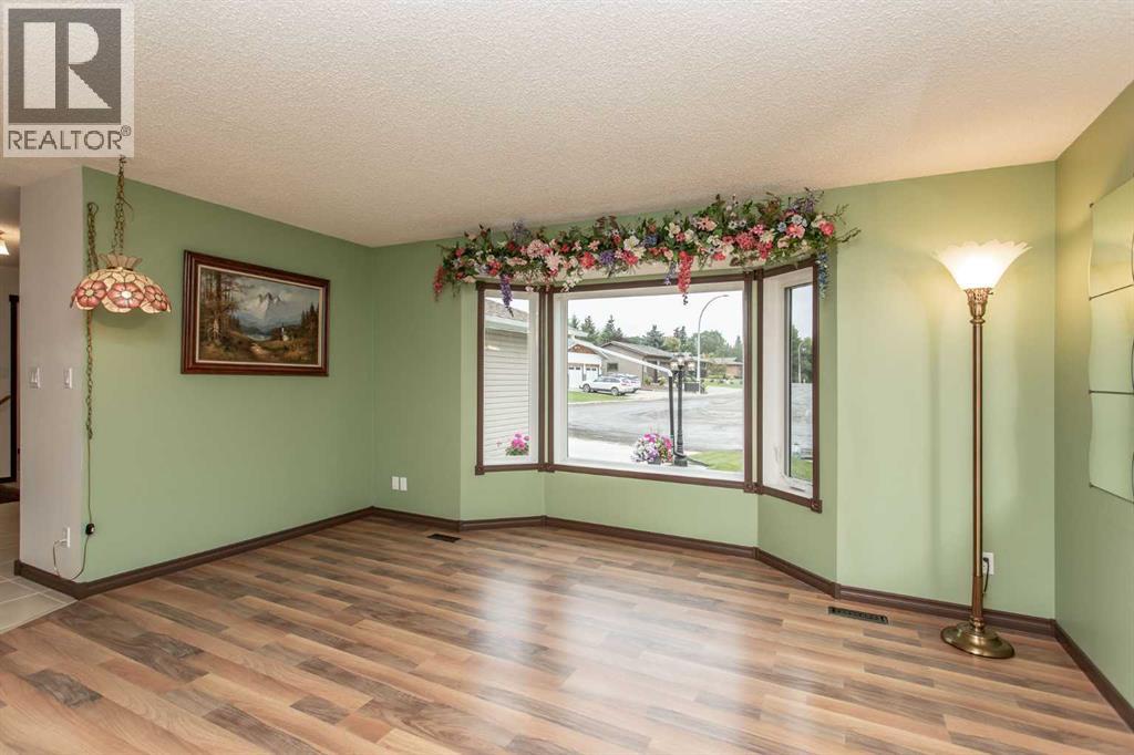 5014 60 Street Close, Lacombe