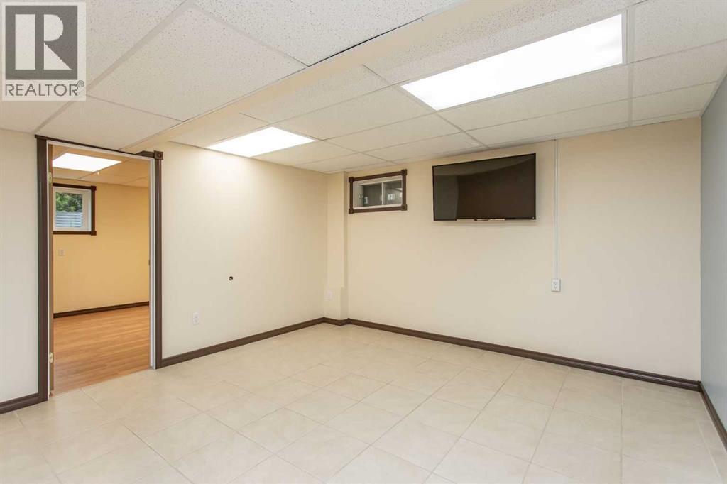 5014 60 Street Close, Lacombe