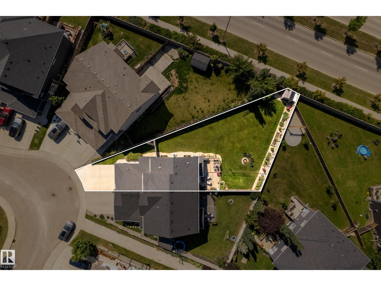 Photo 2 of 1228 176 St Sw, Edmonton AB