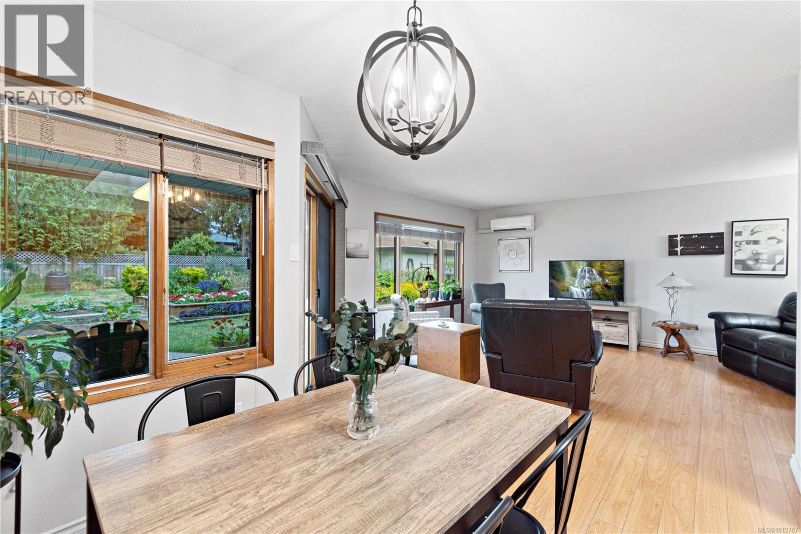 Photo 11 of 6 219 Bagshaw St, Parksville BC