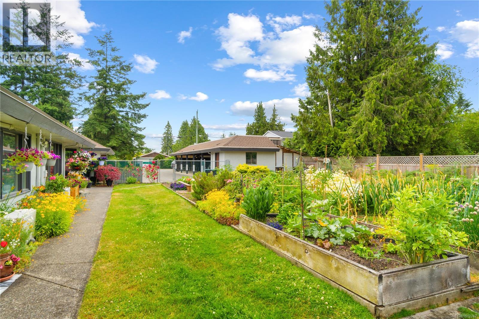Photo 33 of 6 219 Bagshaw St, Parksville BC
