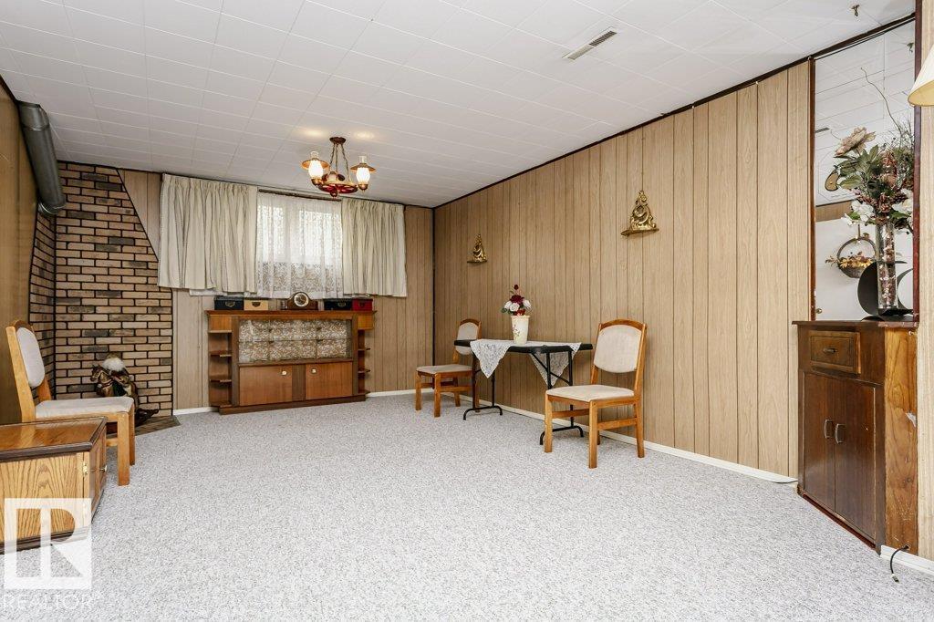 Photo 18 of 13114 101 St Nw, Edmonton AB