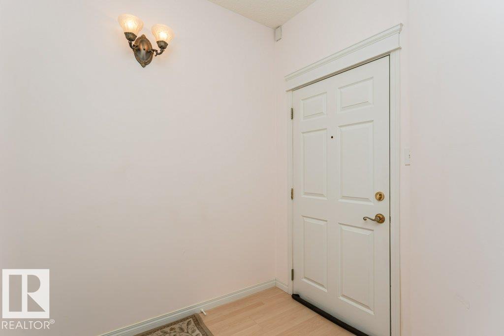 Photo 13 of 205 11308 130 Av Nw, Edmonton AB