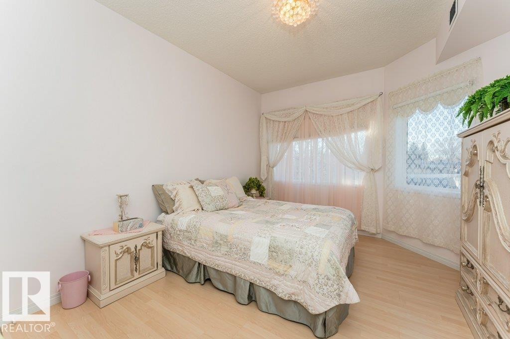 Photo 33 of 205 11308 130 Av Nw, Edmonton AB