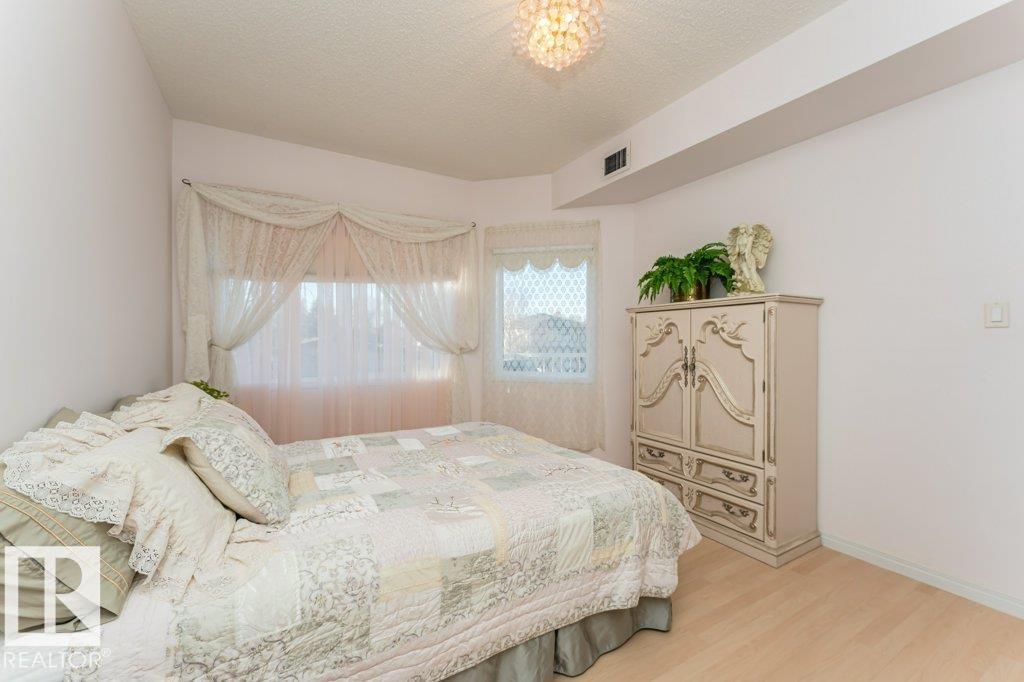 Photo 38 of 205 11308 130 Av Nw, Edmonton AB