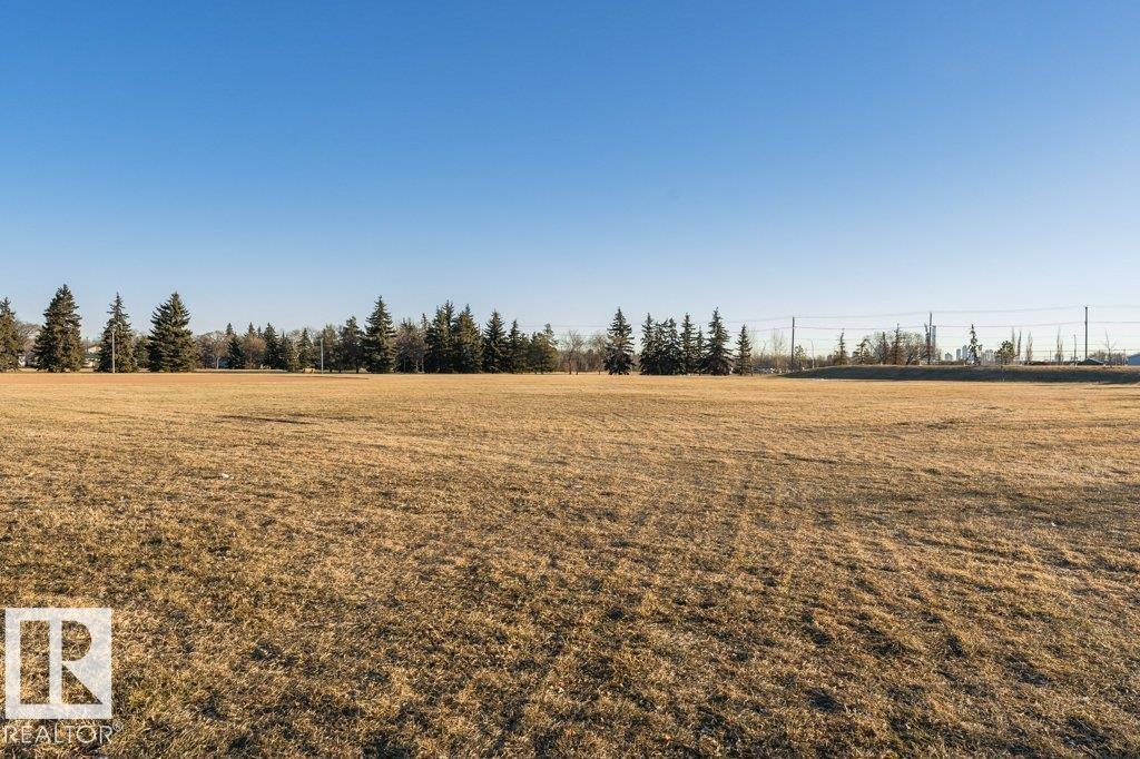 Photo 5 of 205 11308 130 Av Nw, Edmonton AB