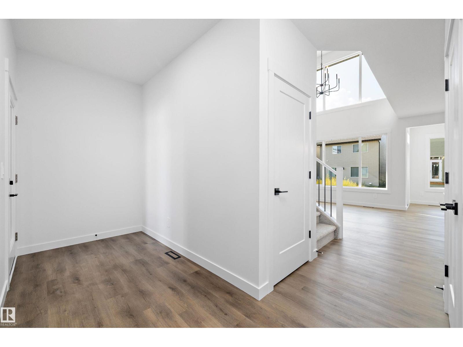 Photo 2 of 2408 158 Street Sw, Edmonton AB
