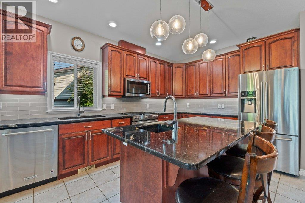 2532 Golf View Crescent, Blind Bay