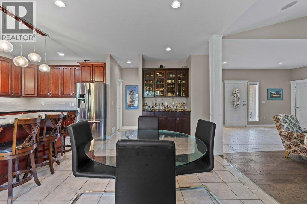 2532 Golf View Crescent, Blind Bay