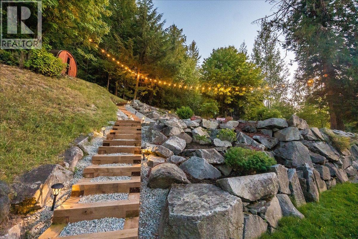 Photo 9 of 3213 Vindusky Road, Nelson BC