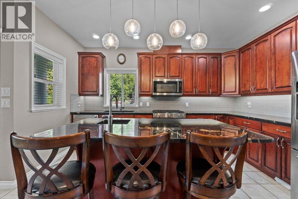 2532 Golf View Crescent, Blind Bay