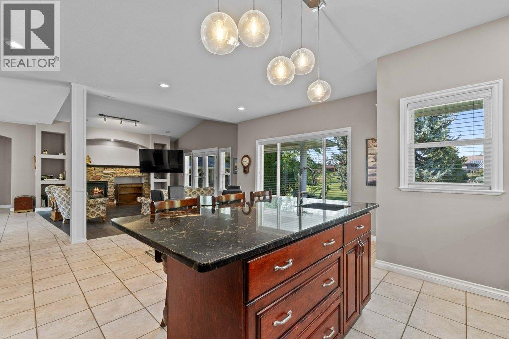 2532 Golf View Crescent, Blind Bay