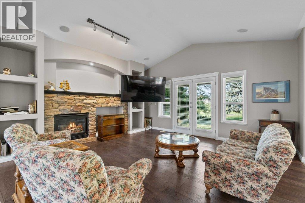 2532 Golf View Crescent, Blind Bay