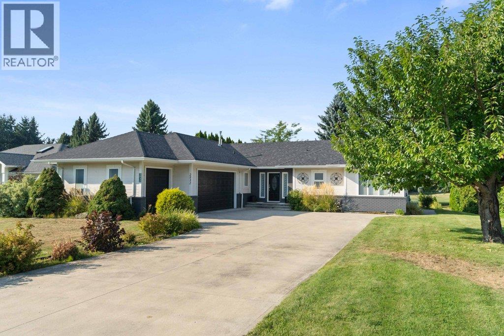2532 Golf View Crescent, Blind Bay