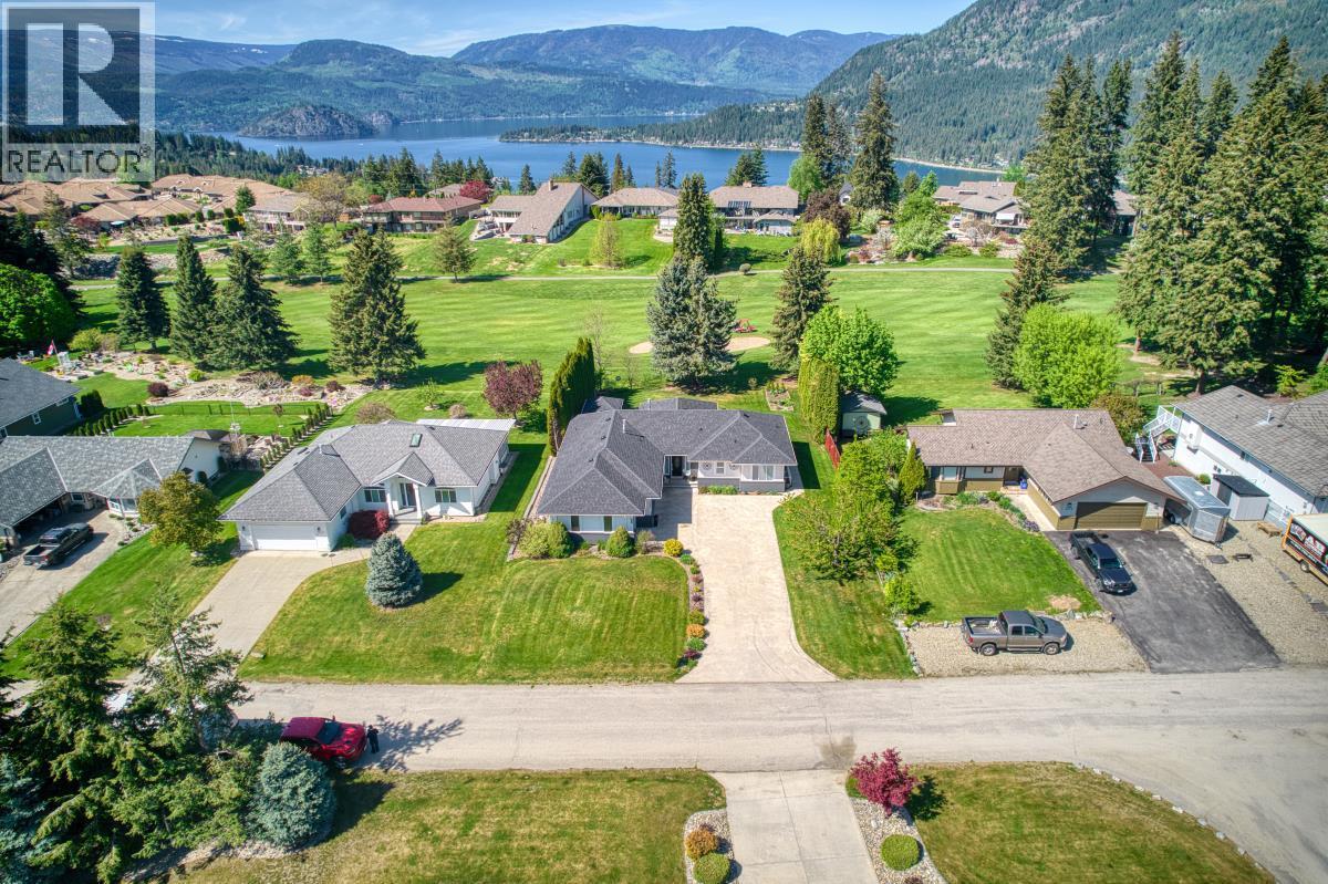 2532 Golf View Crescent, Blind Bay