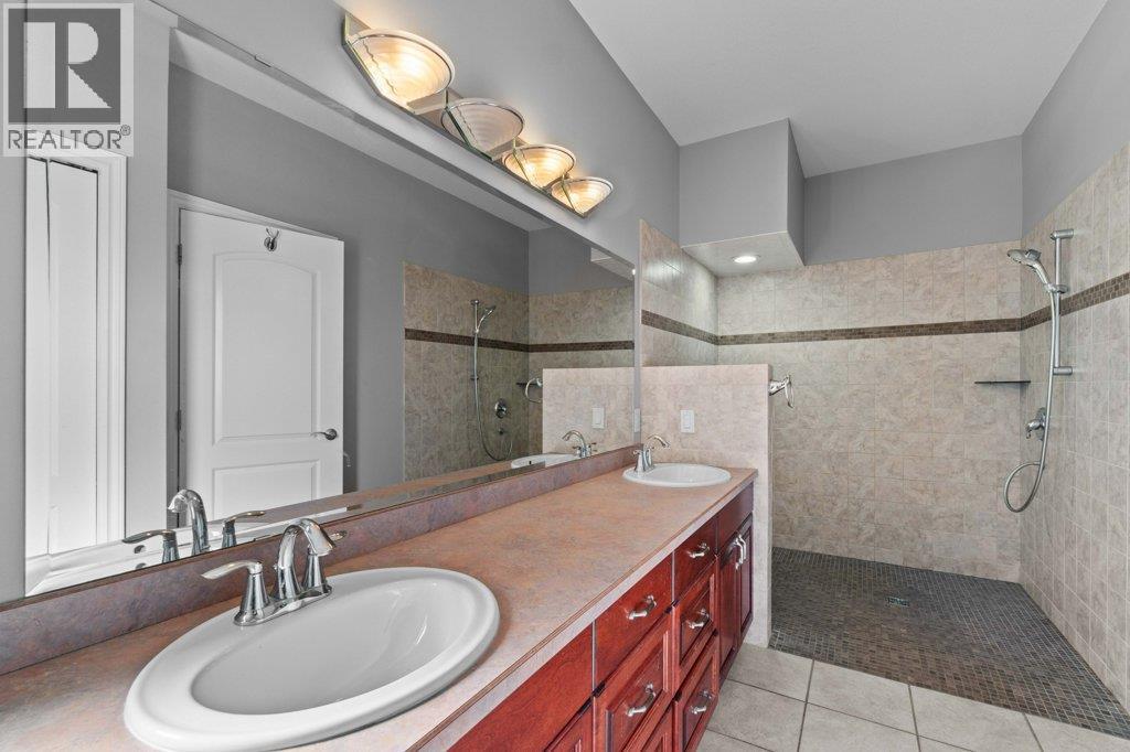 2532 Golf View Crescent, Blind Bay