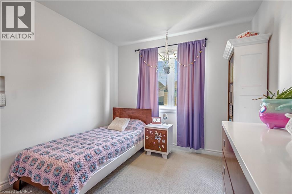 Photo 21 of 29 Bellhouse Avenue, Brantford ON