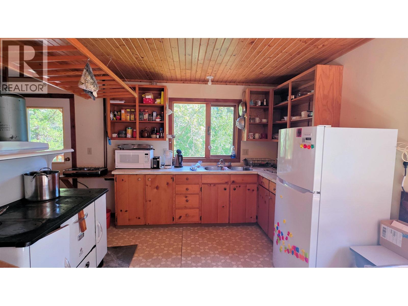 18189 GRANTHAM ROAD, Telkwa