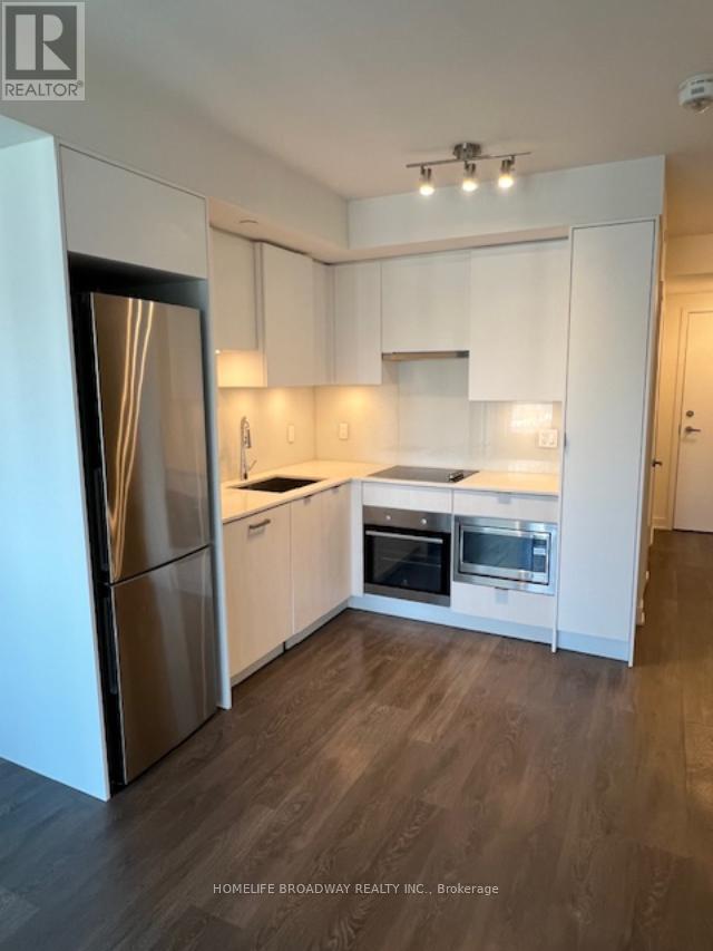 Photo 6 of 2702 99 Broadway Avenue, Toronto ON