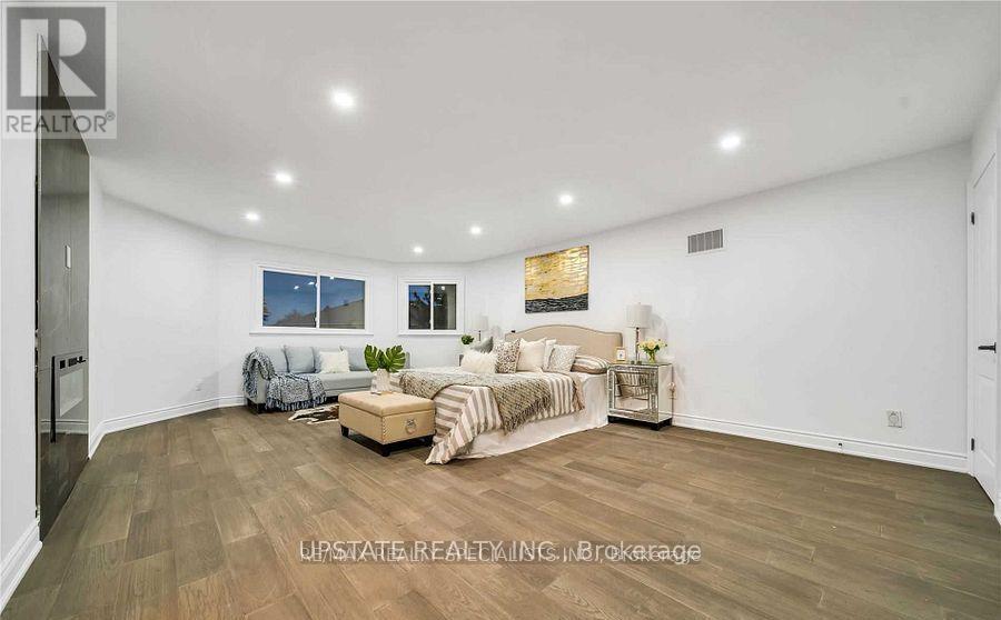 Photo 26 of 70 Pleasant Valley Place, Brampton ON