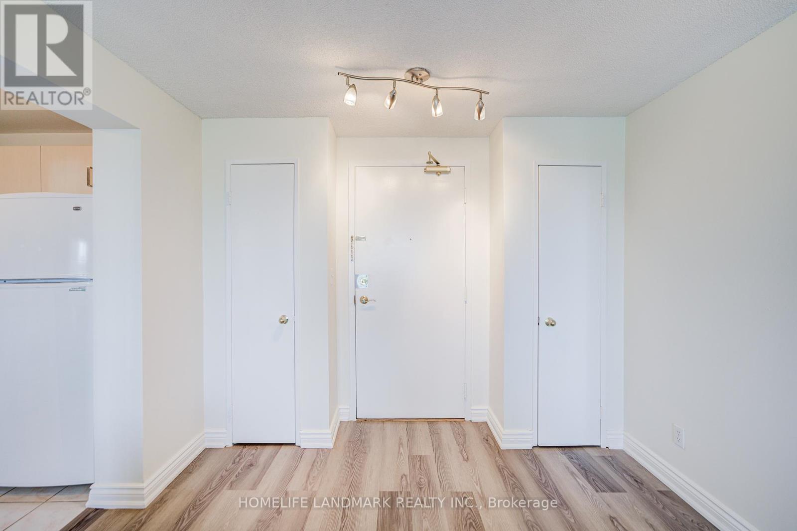 Photo 7 of 2306 155 Hillcrest Avenue, Mississauga ON