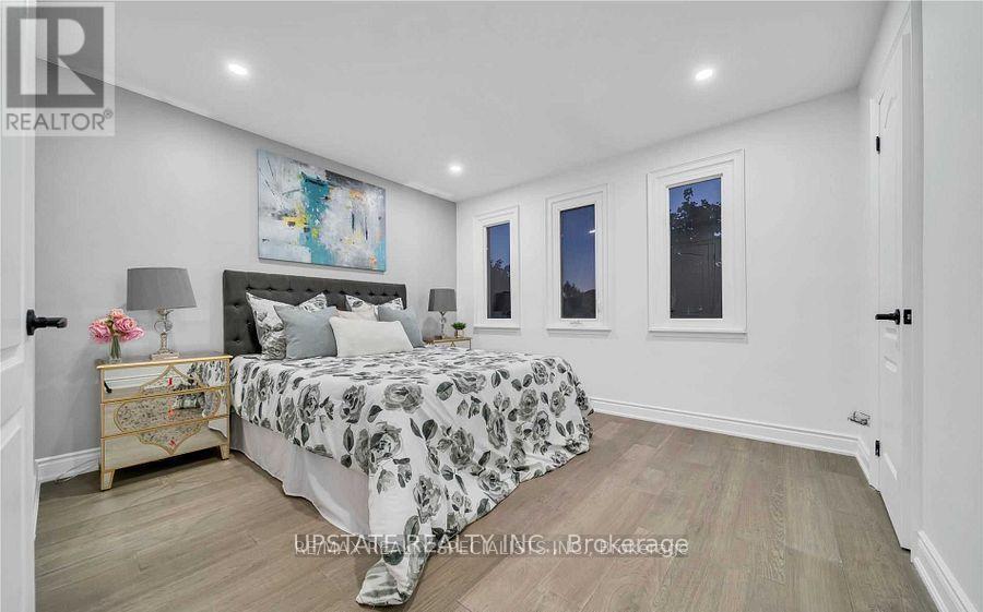 Photo 33 of 70 Pleasant Valley Place, Brampton ON