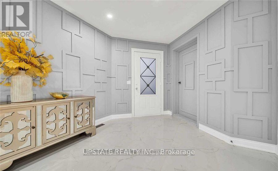 Photo 5 of 70 Pleasant Valley Place, Brampton ON