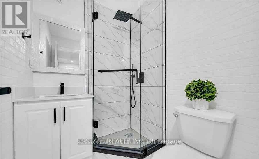 Photo 36 of 70 Pleasant Valley Place, Brampton ON