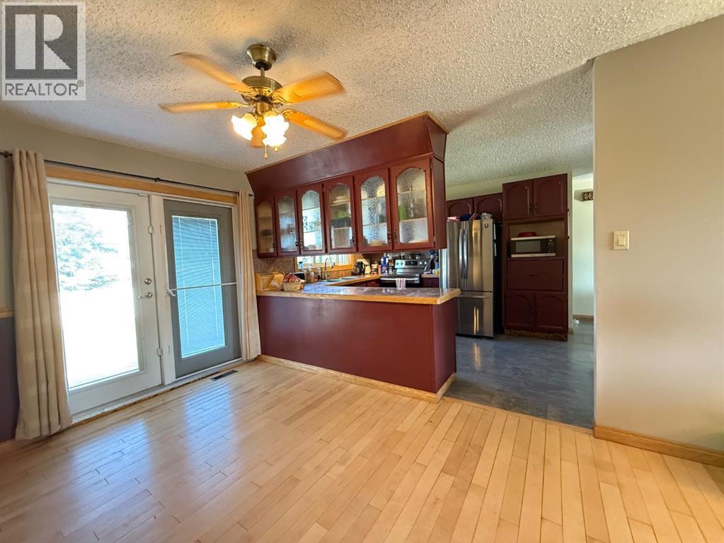 5804 48A STREET - 9