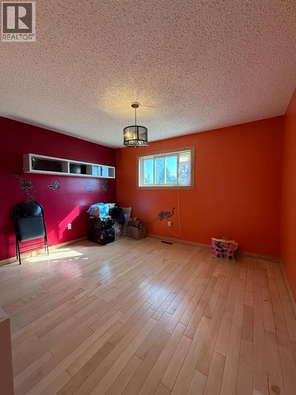 5804 48A STREET - 10