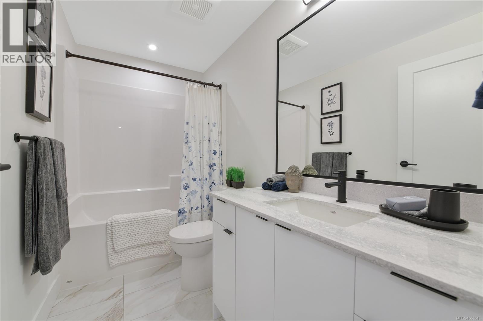 Photo 5 of 302 1110 Samar Cres, Langford BC
