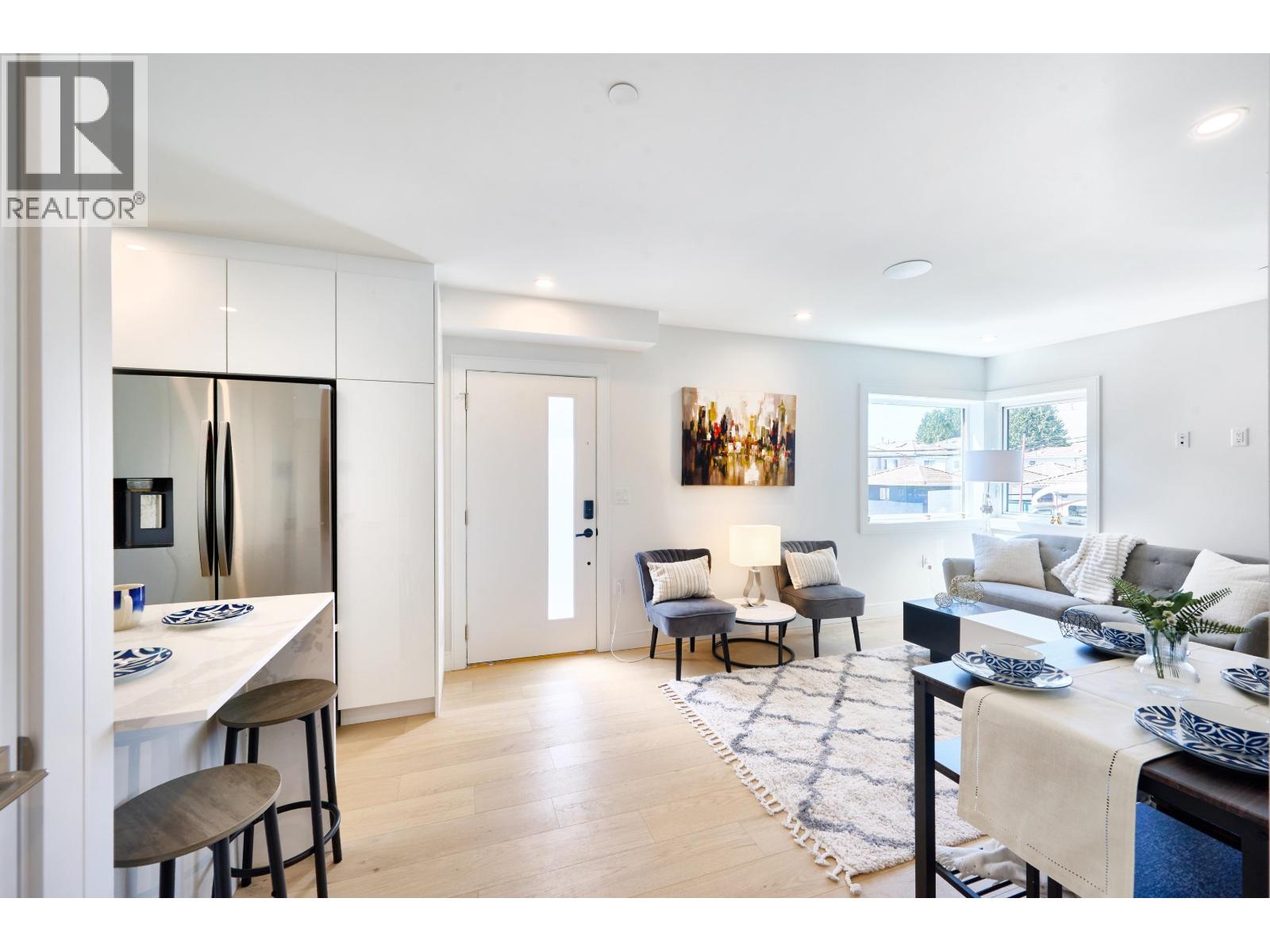 Photo 8 of 810 E 51st Avenue, Vancouver BC